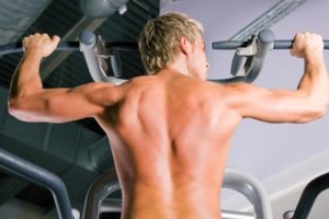 Klimmzüge Grunduebung Krafttraining